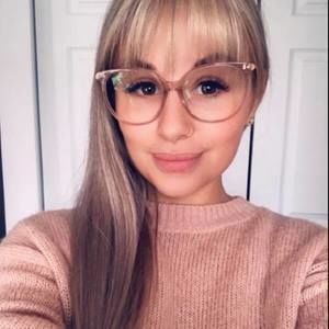 Meet your Posher, Sarah-Émilie